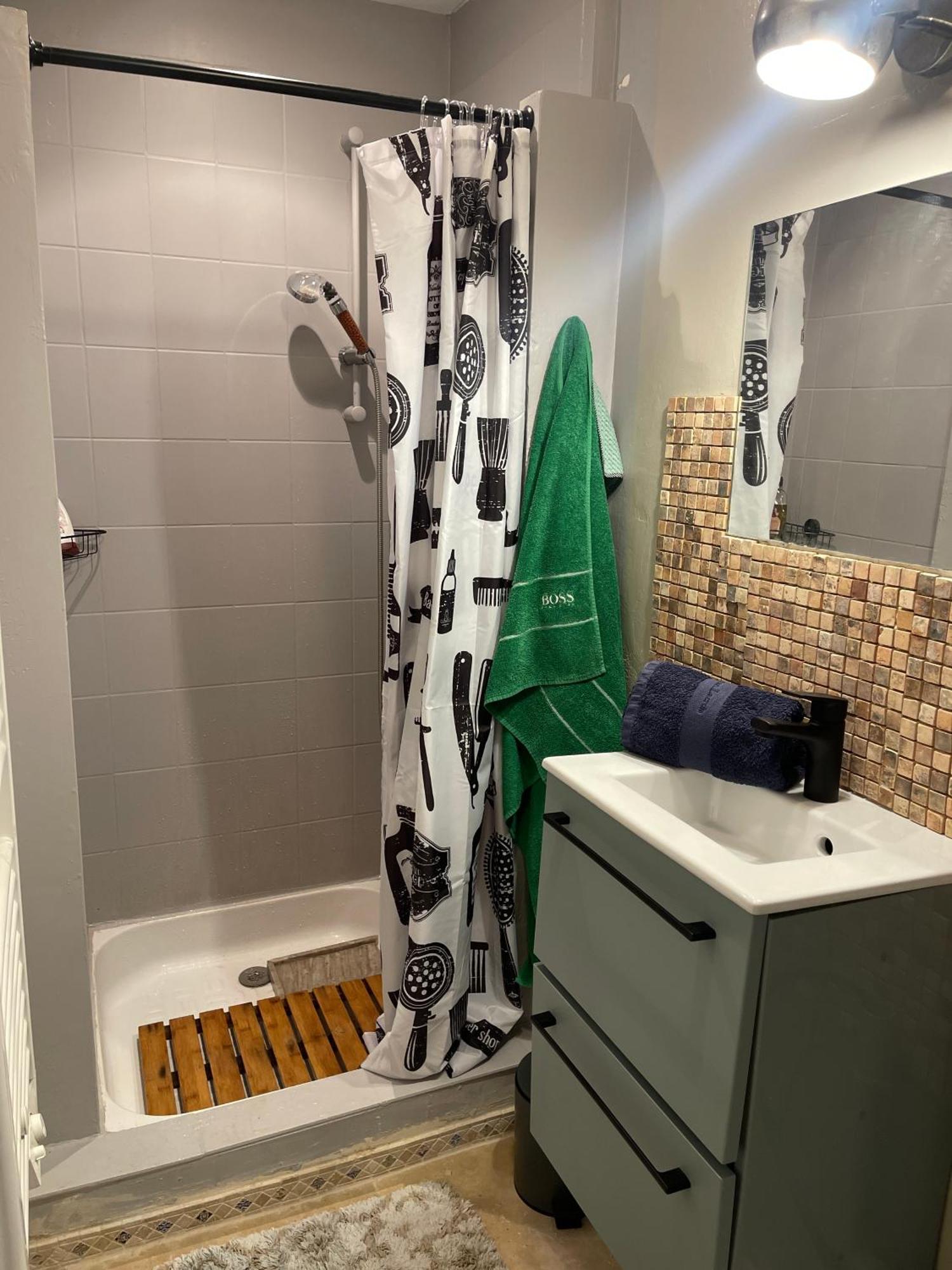 Rent Big Room With Breakfast Free In Old City Nancy Eksteriør bilde