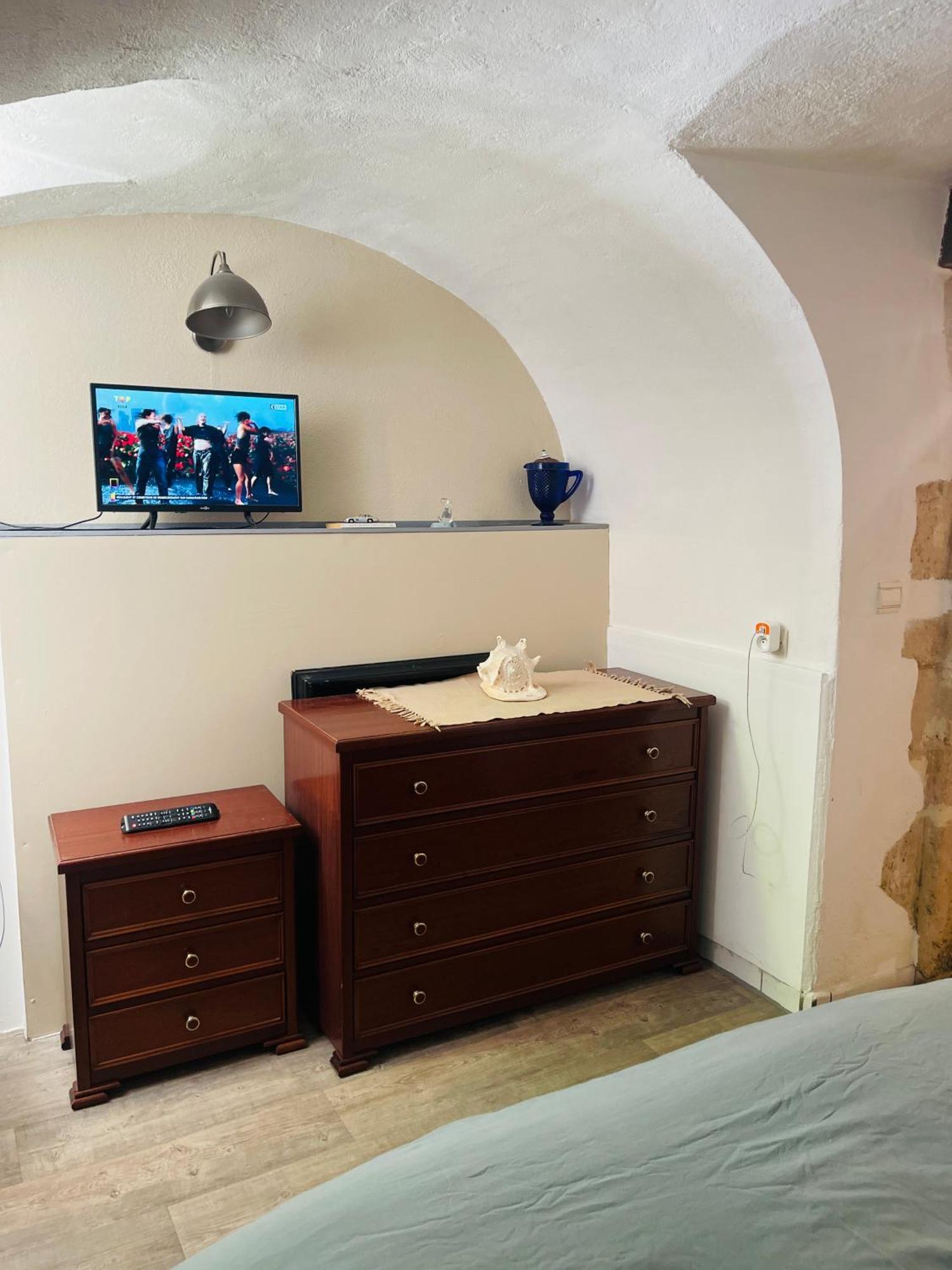 Rent Big Room With Breakfast Free In Old City Nancy Eksteriør bilde